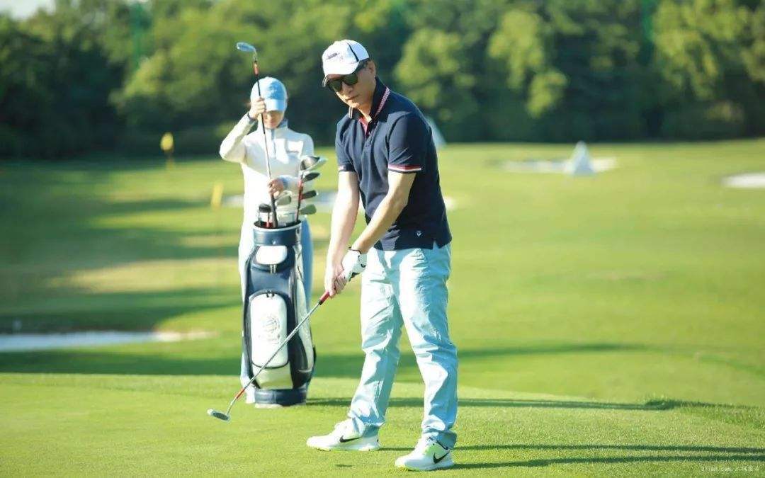 高爾夫團(tuán)建